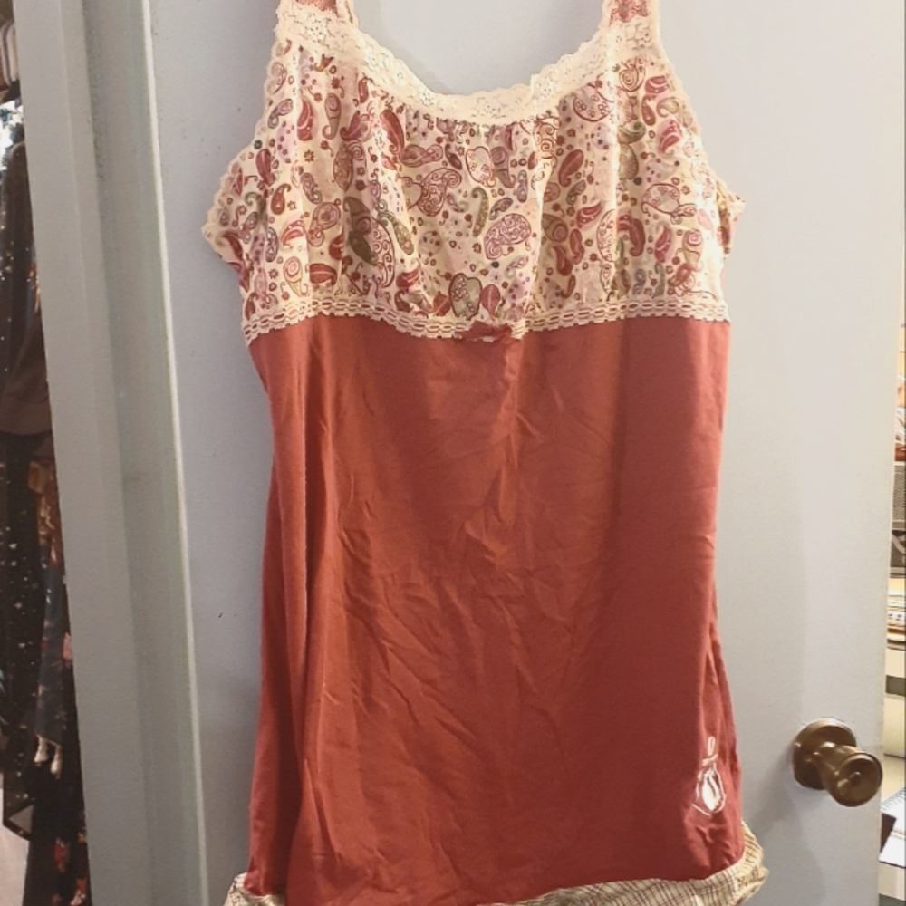 2x (18/20) pinkish purple paisley PJ top